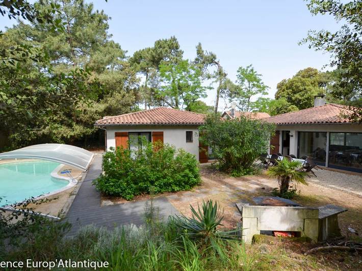 Villa pour 10 personnes, avec piscine ainsi que terrasse et jardin, animaux acceptés dans La Palmyre