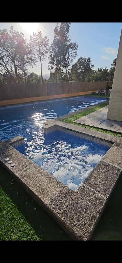 Location de vacances pour 10 personnes, avec Balcon et Jacuzzi ainsi que Terrasse et Jardin à Santa Coloma de Farners