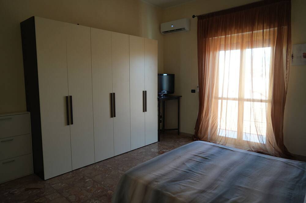 Cozy apartment in historic center ideal for a pleasant stay in Regio de Calabria, Provincia de Reggio Calabria