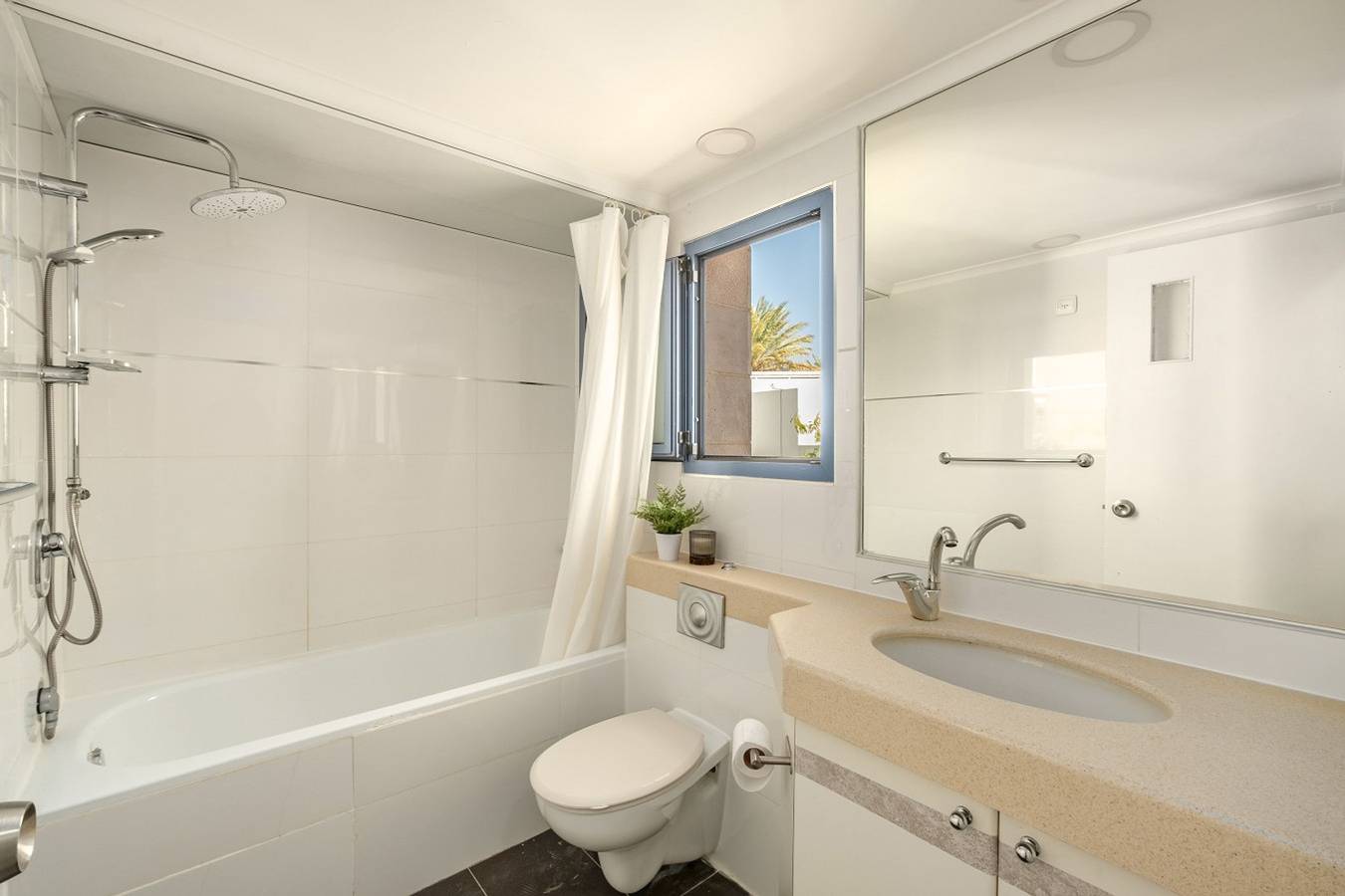 Entire apartment, Royal Park Resort Studio 14 in Red Sea Israel, Eilat