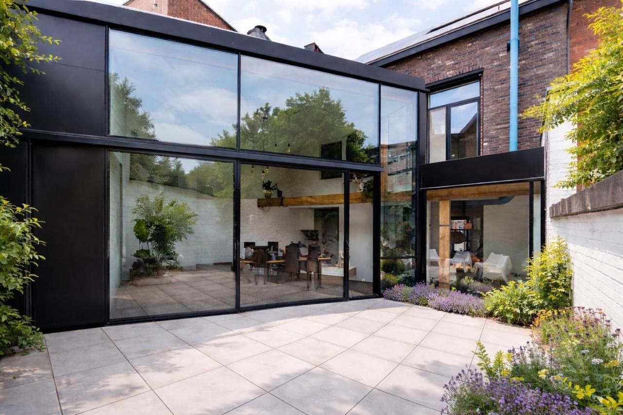 Townhouse Tongeren Center 275m2, 10p w Airco - Featured in Designbook in Tongres, Limbourg (Belgique)