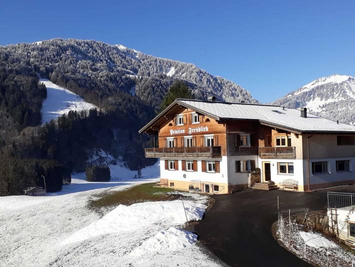 Hostel für 2 Personen, mit Balkon und Garten sowie Ausblick in Schoppernau