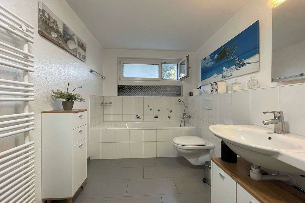 Ganze Wohnung, Modern 3 bedroom apartment near Isb and Basel in Reinach (BL), Region Basel RDK