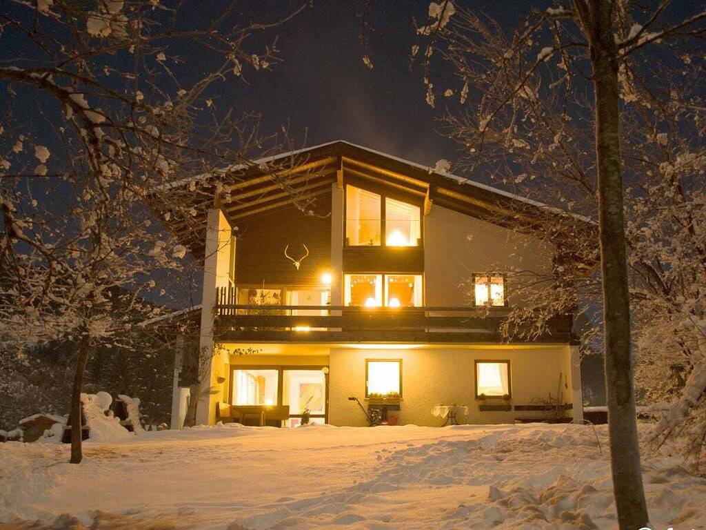 En la casa de Hachelbach in Lago Schlier, Spitzingsee
