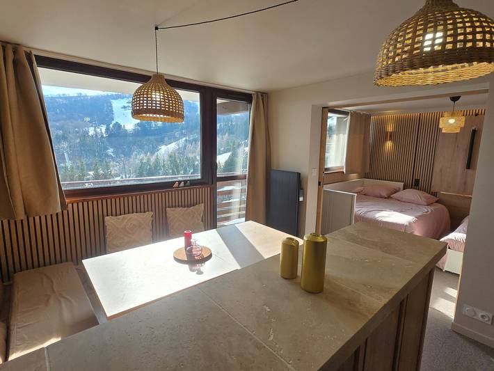 Gîte pour 6 personnes, avec Balcon dans Office De Tourisme Super Besse