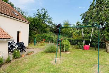Gîte pour 6 personnes, avec jardin et terrasse à Saulieu