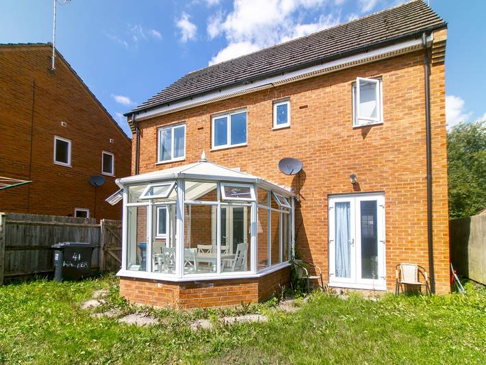 Glamping for 8 people, with garden in Hertfordshire