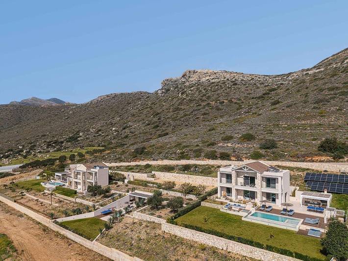 Location de vacances pour 3 personnes, avec vue ainsi que piscine et jardin dans Falasarna