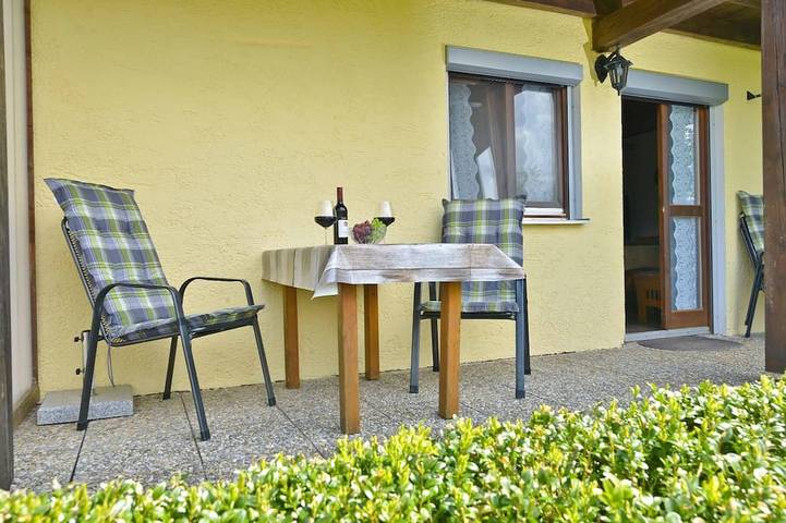 Ferienwohnung für 2 Personen, mit Garten in Arnbruck