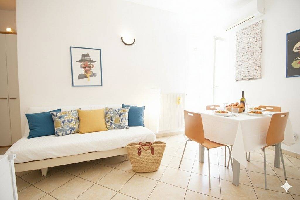 Appartamento intero, Bilocale a 100m dalle spiagge di sabbia | Ap65 in Porto Maurizio, Imperia