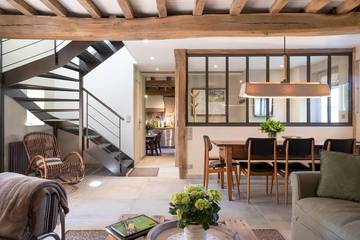 Gîte pour 4 personnes, avec piscine ainsi que jardin et terrasse à Levernois