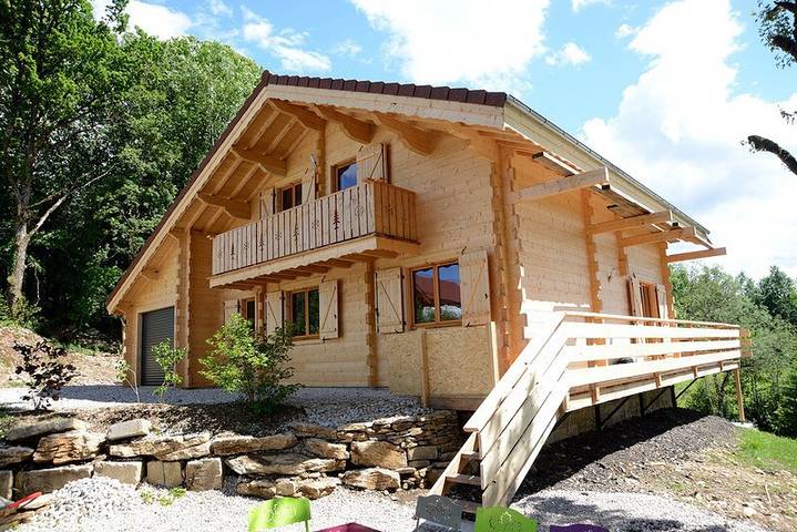 Gîte pour 12 personnes, avec Terrasse ainsi que Jardin et Vue à Hautecour