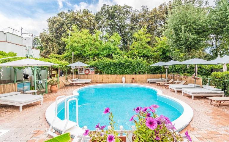 Camping für 4 Personen, mit Pool in Massa