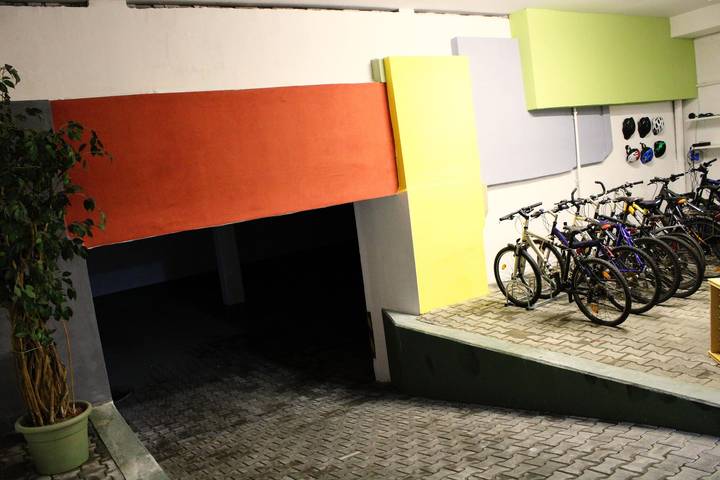 Gästehaus für 6 Personen, mit Pool und Terrasse sowie Balkon/Terrasse und Sauna, mit Haustier in Lam