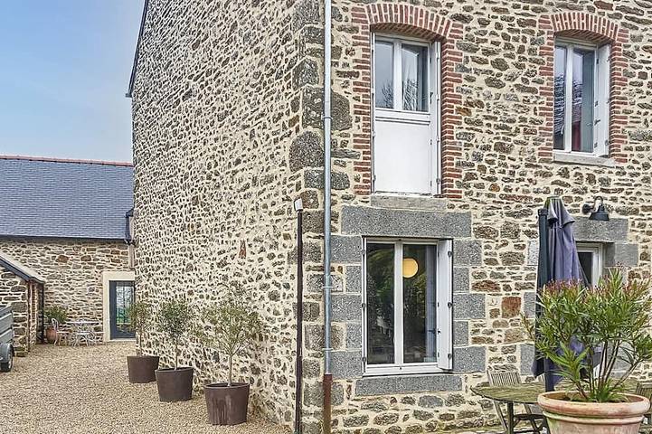 Location de vacances pour 10 personnes, avec Terrasse et Jardin à La Ville-ès-Nonais
