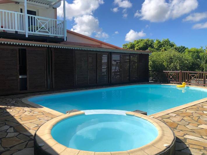 Maison d’hôte pour 4 personnes, avec jardin ainsi que piscine et vue