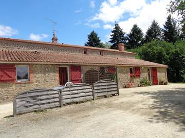 Gîte pour 4 personnes, avec jardin et terrasse à Les Epesses