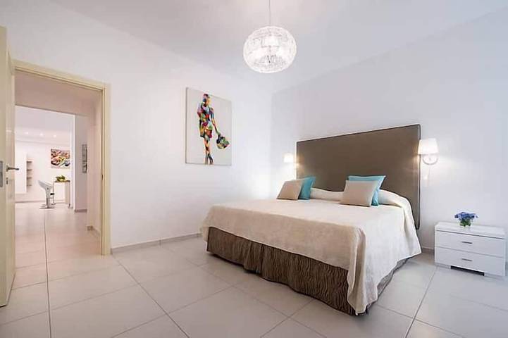 Appartement entier, Modern Apartment close to the Beach - Corso 4 by Amalfivacation.It in Minori, Sorrento Coast
