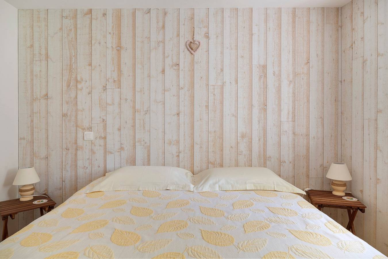 Gästezimmer „Les Hortensias“ mit gemeinsamer Terrasse, Garten und Wlan in Cancale, Mont-Saint-Michel-Bucht