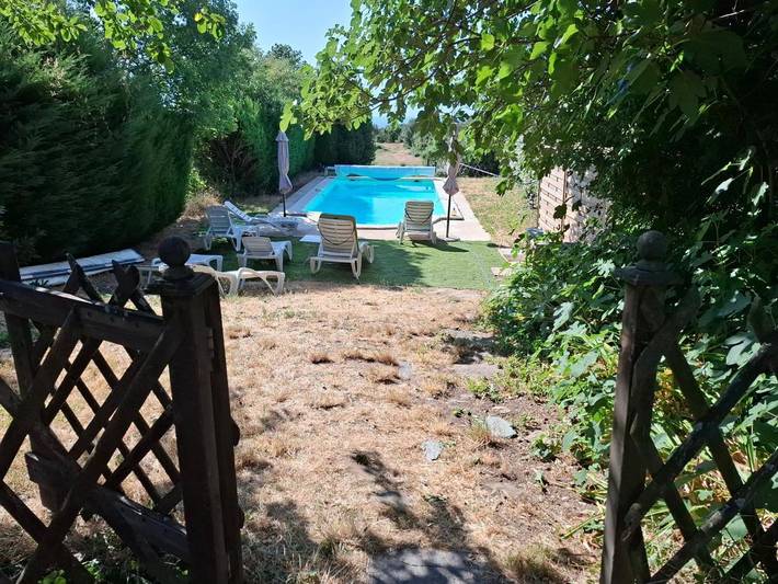 Location de vacances pour 10 personnes, avec Terrasse ainsi que Piscine et Vue à Pardailhan