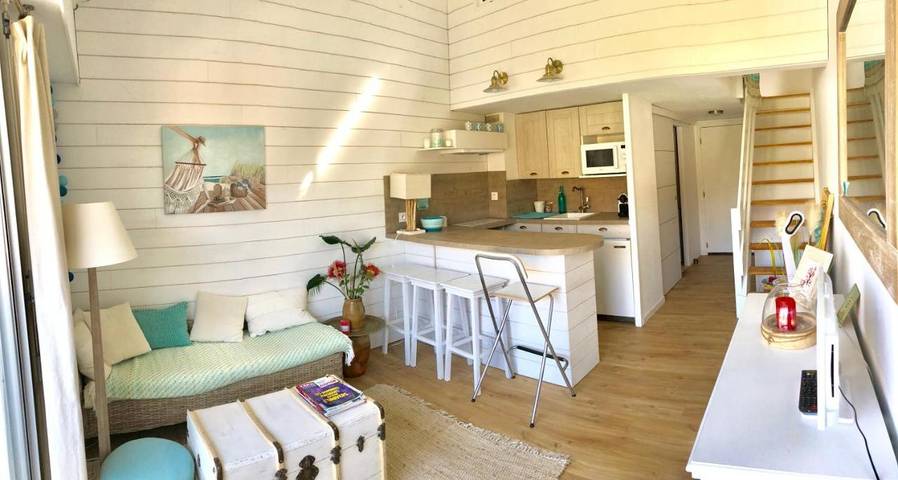 Gîte pour 4 personnes, avec vue et jardin dans Plage du Platin - 2