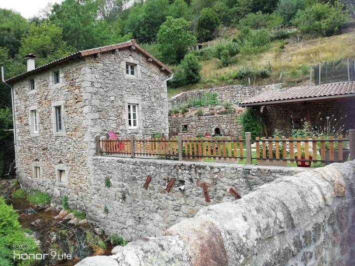 Location de vacances pour 6 personnes, avec Terrasse et Jardin à Juvinas
