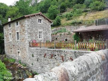 Gîte pour 6 personnes, avec jardin et terrasse à Juvinas