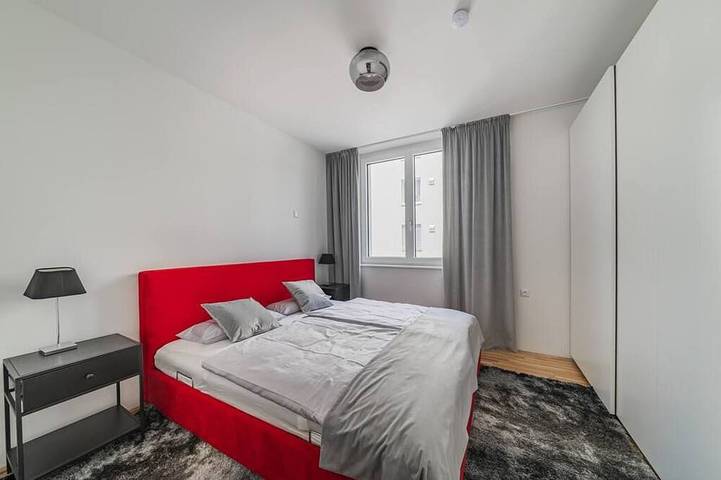 Ganze Wohnung, Apartment mit Garten und überdachter Terrasse – Gartenzeit in Gmunden, Bezirk Gmunden