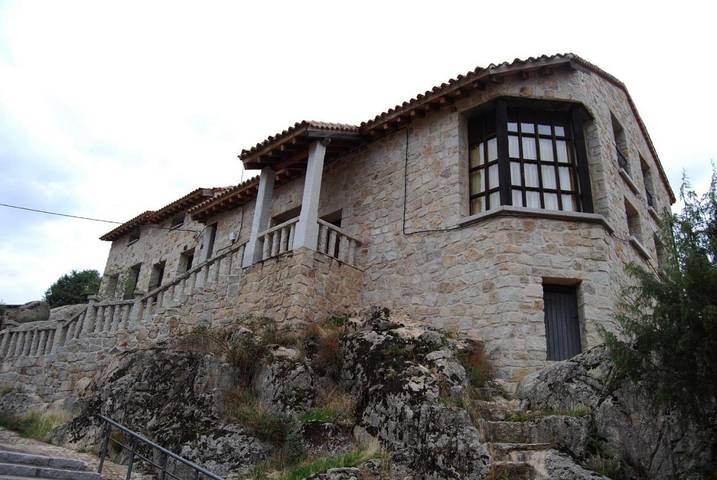 Casa rural para 4 personas, con Piscina y Vistas en Valle del Lozoya - 2