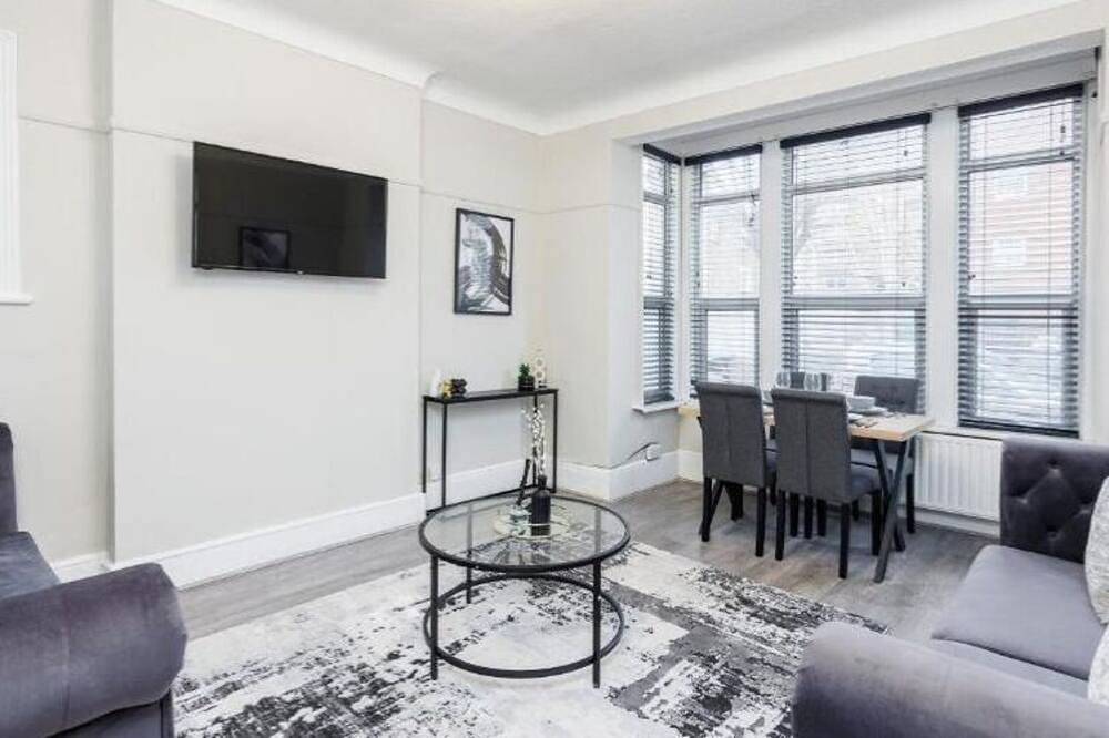 Apartamento entero, Gorgeous & Cozy 2Br City Centre Near High St by Luxiety Stays in Westcliff-on-Sea, Southend-on-Sea