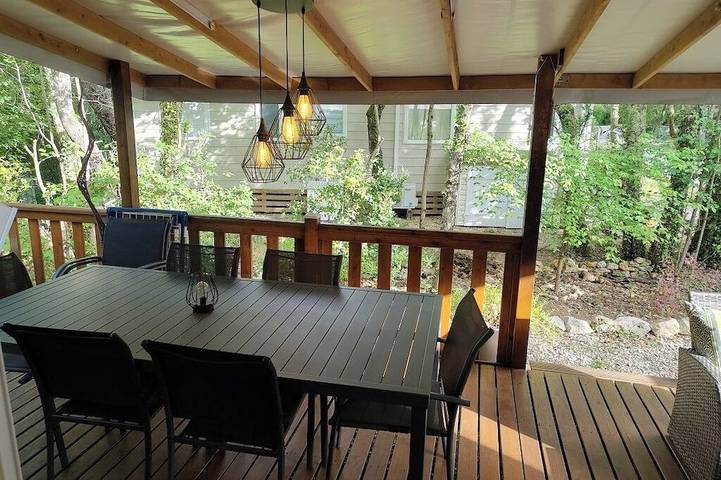 Gîte pour 6 personnes, avec Terrasse et Jardin ainsi que Piscine et Sauna