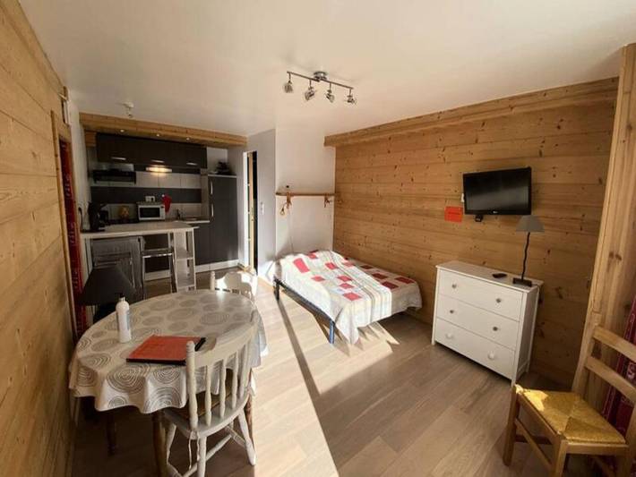 Gîte pour 2 personnes, avec terrasse dans Col De Vars Vars Station De Ski - 3