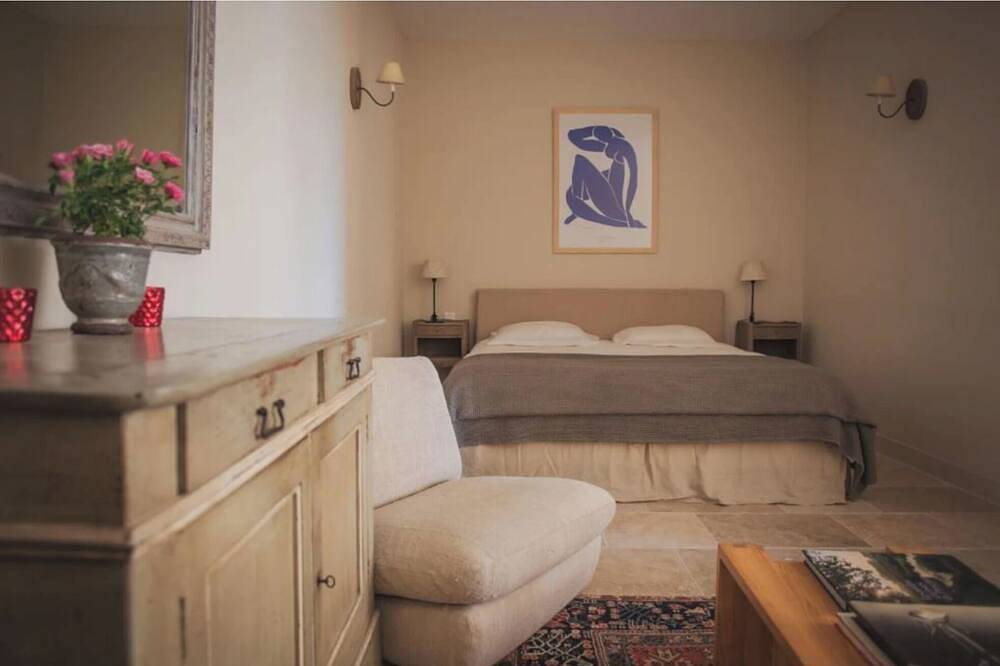 Appartement entier, The Music Room – a lovely 2 pers. studio in Lourmarin village with terrace in Lourmarin, Parc naturel régional du Luberon