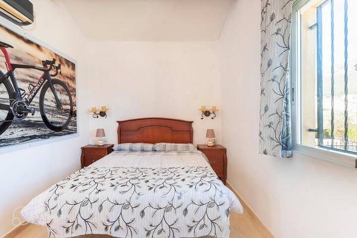 Casa rural para 5 personas, con vistas y piscina para niños además de jardín y piscina, Se admiten mascotas en Polop de la Marina - 4