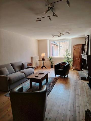 Location de vacances pour 6 personnes, avec terrasse à Arbois (homonymie)