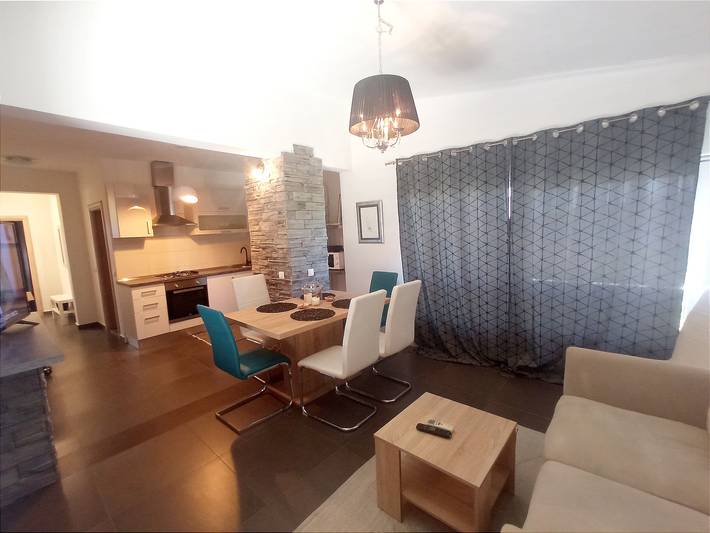 Apartament wakacyjny dla 4 osób, z balkon/ taras w Sumartin