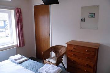 Log Cabin for 4 People in Wroxham, Norfolk, Photo 3