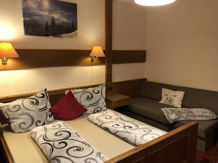 Ganze Ferienwohnung, "Top 2"(2-4 Pers.)/2 Schlafräume/Du/Wc in Mathon, Verwall