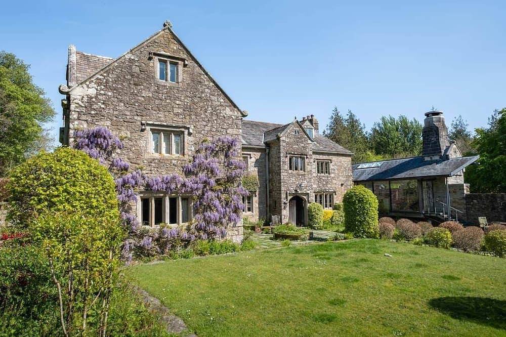 Holiday Rental for 14 People in Cornwall