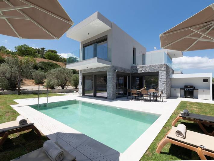Ferienhaus für 6 Personen, mit Balkon und Garten sowie Pool