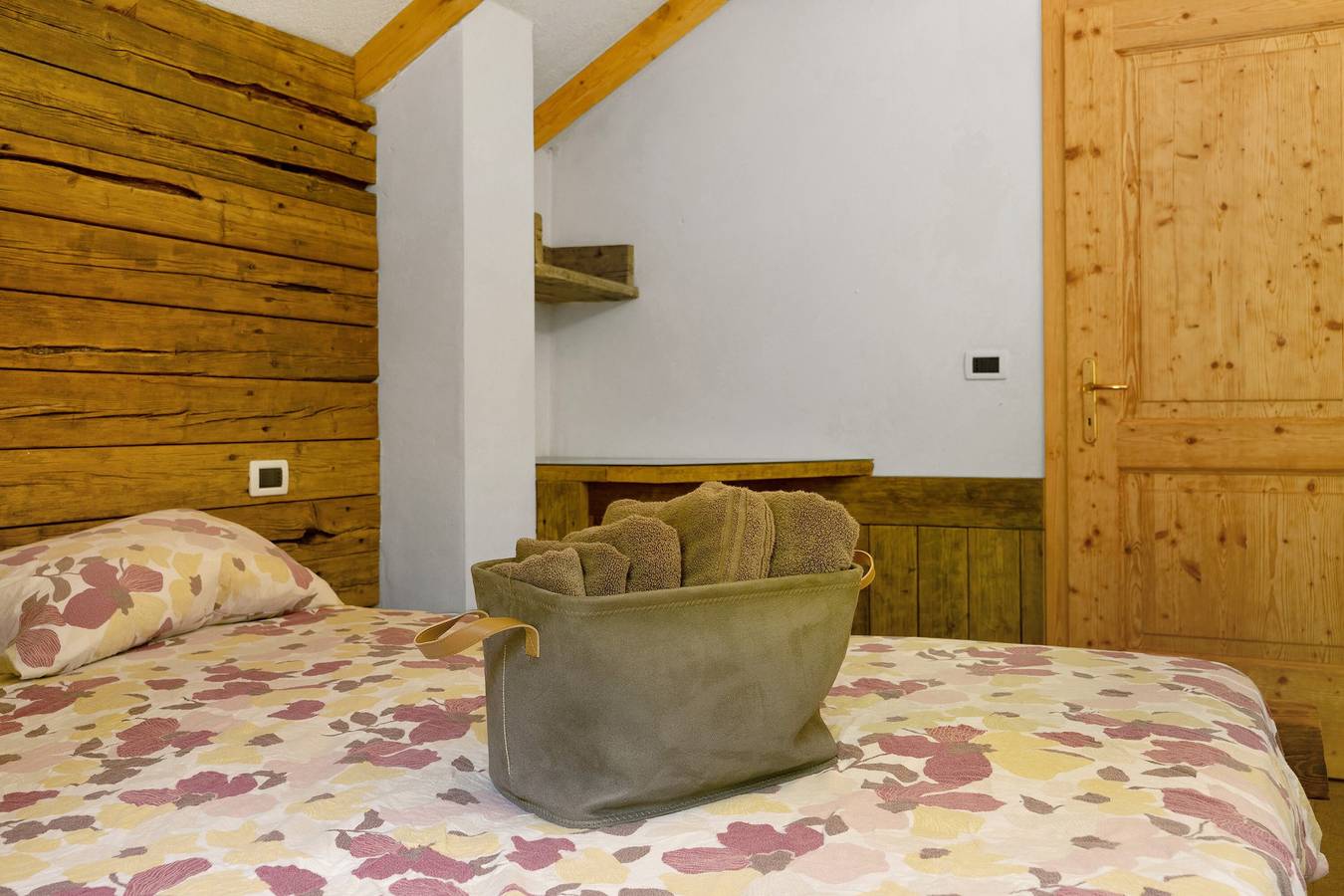 Chalet 'Baita Dal Bigolaro' met Uitzicht op de Bergen, Privétuin en Balkon, foto 14