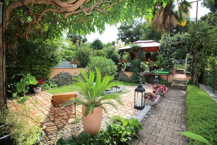 Ferienhaus für 7 Personen, mit Terrasse und Garten sowie Ausblick, mit Haustier in Poreč