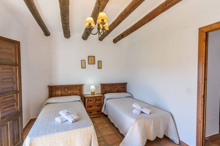 Cantoblanco I Viñuela in Los Romanes, Benamargosa