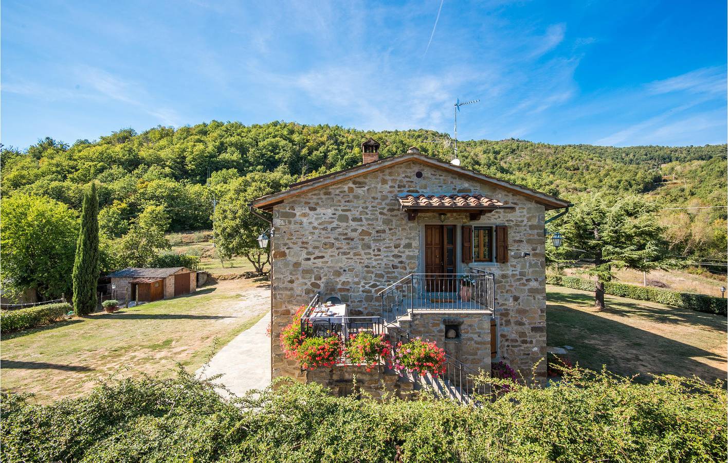 Ganze Ferienwohnung, Riverside Retreat mit Pool und Parkplatz in Cortona, Arezzo Provinz