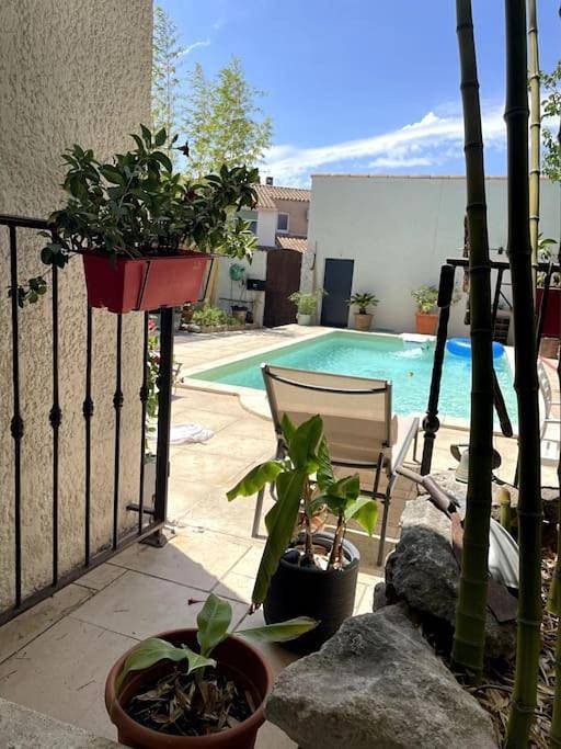 Villa pour 6 personnes, avec terrasse ainsi que jardin et piscine, animaux acceptés à Martigues - 4