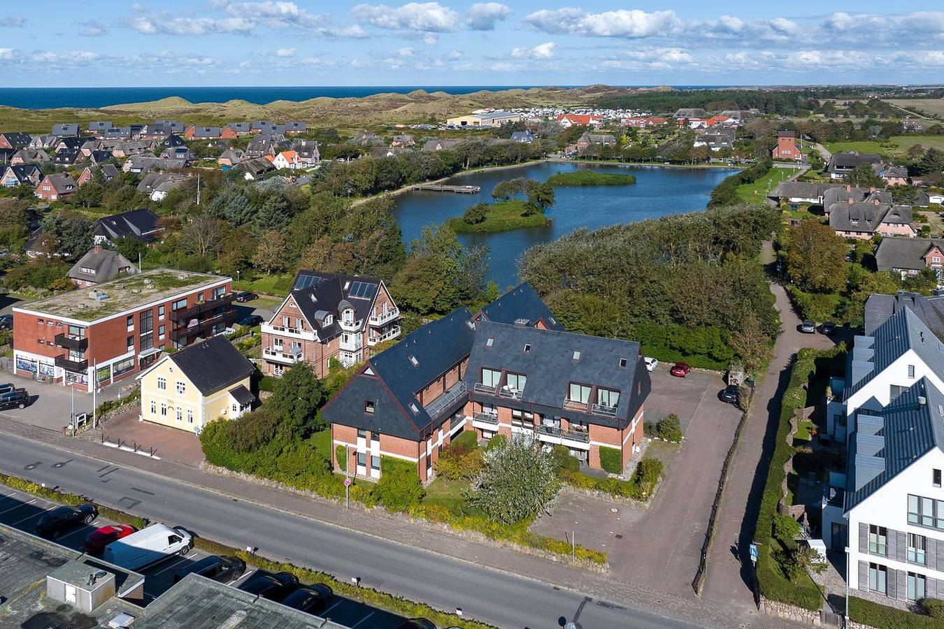 Ganze Wohnung, Komfort und kleiner Dorfteichblick. in Wenningstedt, Sylt