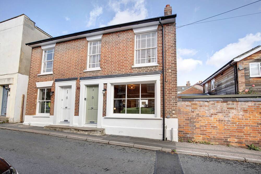Beautifully refurbished cottage in Lower Wivenhoe with games room, pet friendly! in Wivenhoe, Colchester