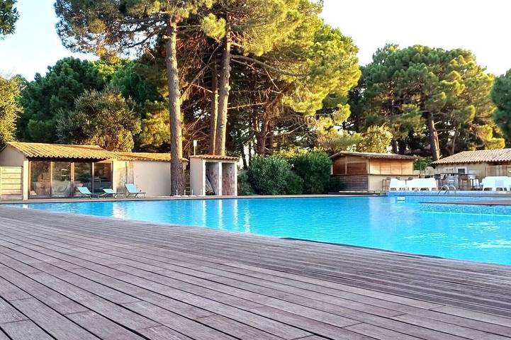 Location de vacances pour 6 personnes, avec piscine et jardin, animaux acceptés dans Cala Rossa