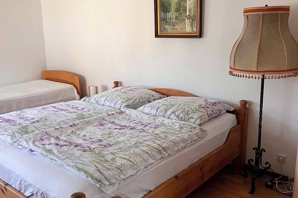 Ganze Wohnung, Wunderschöne Fewo mit Terrasse und Blick auf den Belchen, bis zu 5 Personen in Untermünstertal, Münstertal