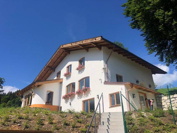 Ferienhaus für 10 Personen, mit Balkon und Terrasse sowie Garten und Pool